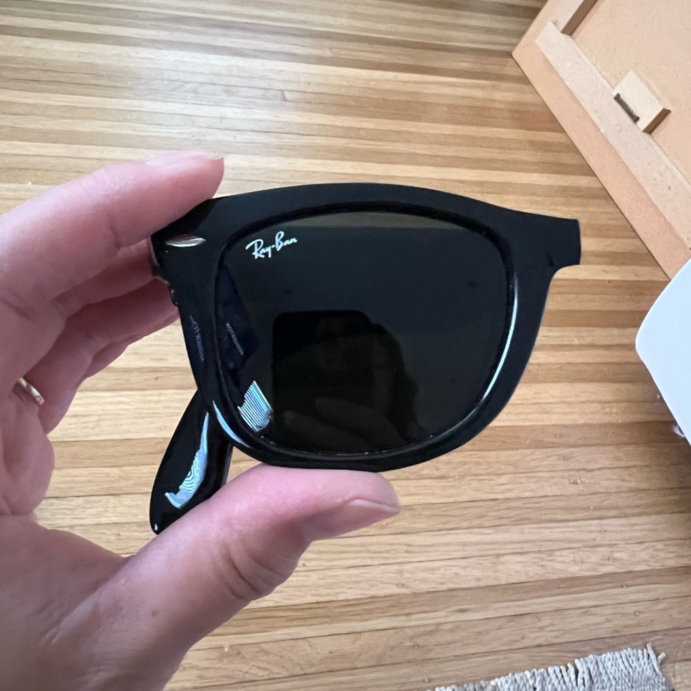 Folding Rayban wayfarers